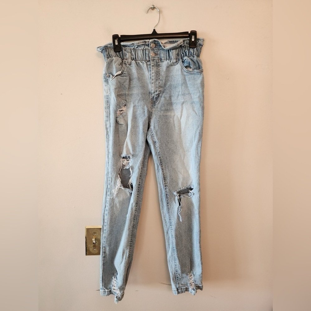 Tinseltown High Rise Mom Distressed jeans size 5